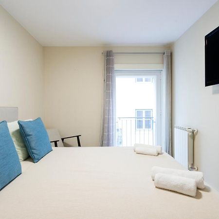 Shared Accommodation In Bairro Alto - Chiado Lisbona Esterno foto