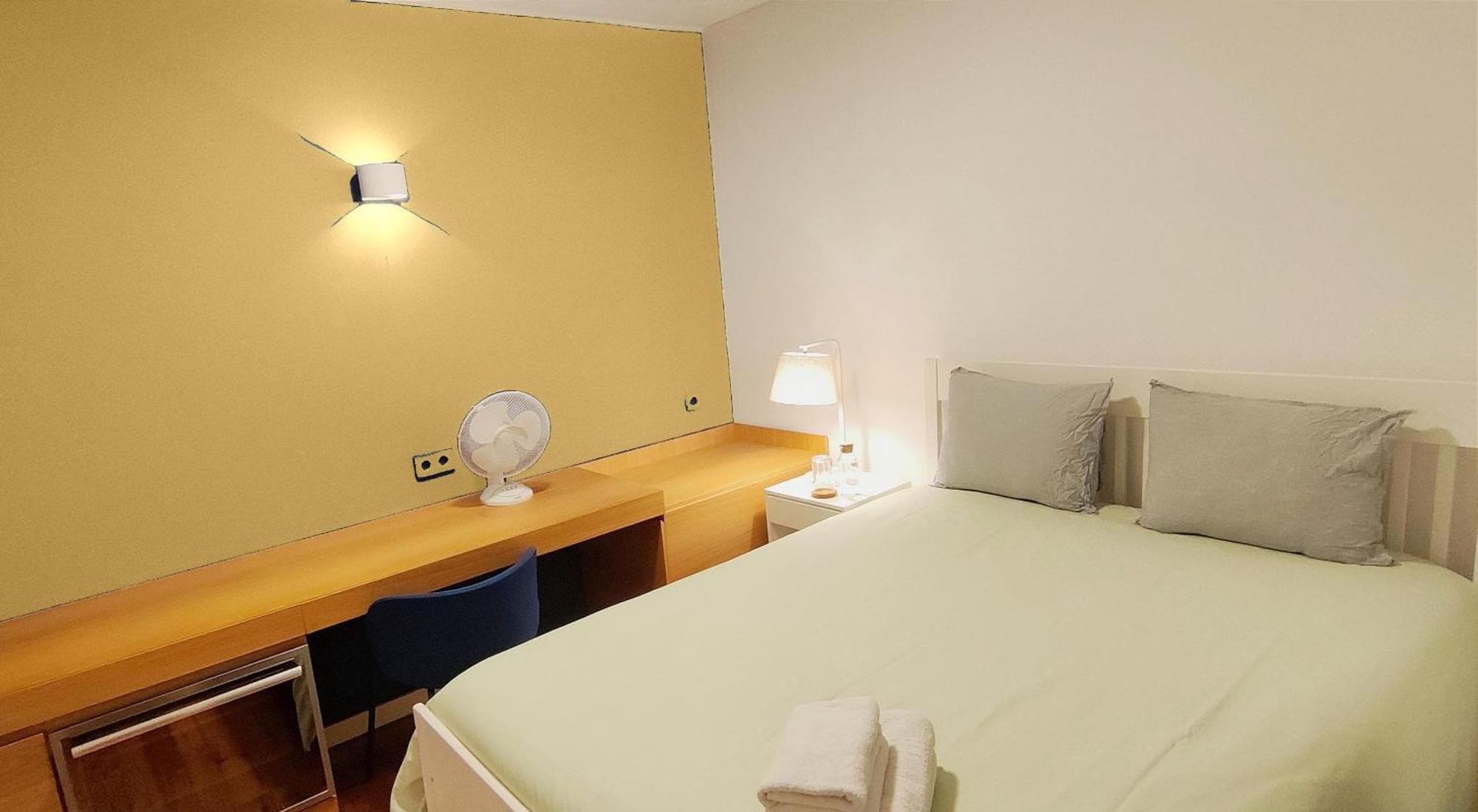 Shared Accommodation In Bairro Alto - Chiado Lisbona Esterno foto
