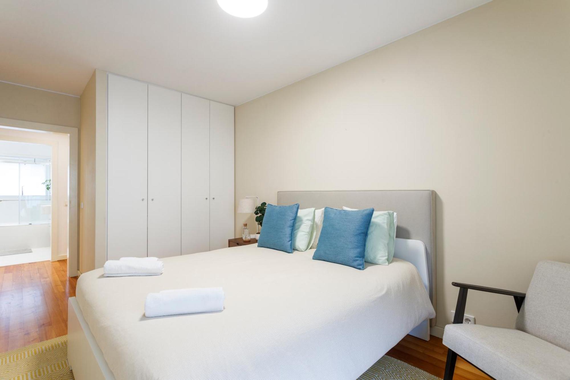 Shared Accommodation In Bairro Alto - Chiado Lisbona Esterno foto
