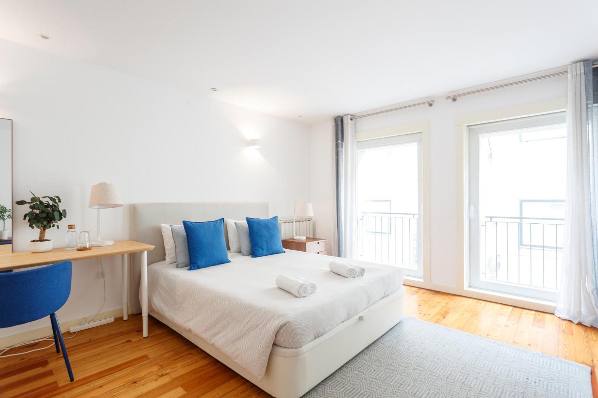 Shared Accommodation In Bairro Alto - Chiado Lisbona Esterno foto