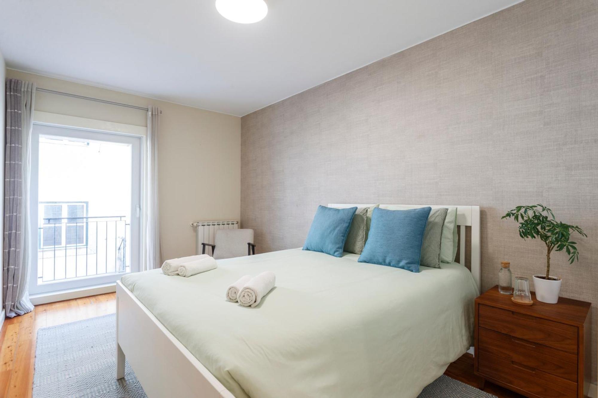 Shared Accommodation In Bairro Alto - Chiado Lisbona Esterno foto