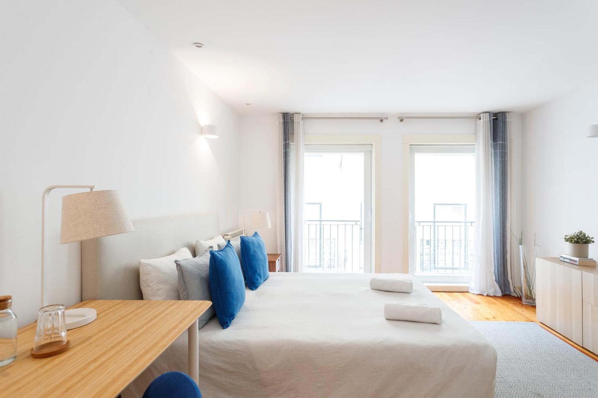 Shared Accommodation In Bairro Alto - Chiado Lisbona Esterno foto